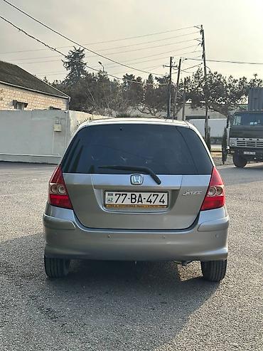 Honda: Honda Jazz: 1.5 l | 2005 il Hetçbek — 2