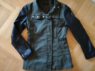 Ostale jakne, kaputi, prsluci: Jakna H&M, tamno maslinasto zelena, sa koznim rukavima. Poluobim — 10