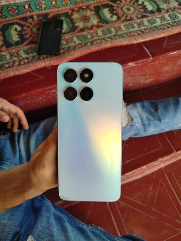 telefonlar 2 el: Salam telefon birinci əl 3 ayın telefondur ideal vəziyətdə sadəcə