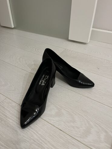 кожаный туфли: Туфли 36, цвет - Черный
