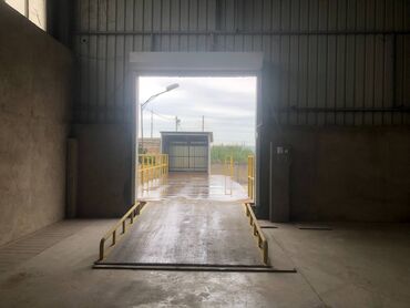 Anbar və emalatxanalar: Binəqədi ərazisi, DSK yaxınlığı, yol kənarı 1200 kv sahəsi olan — 7