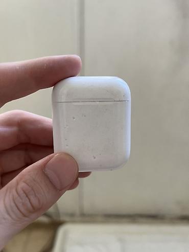 ugreen hitune max5c: Зарядный кейс для беспроводных наушников Apple AirPods (оригинальный) — 1