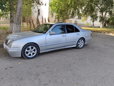 Mercedes-Benz: Mercedes-Benz E 220: 2.2 l | 2002 il Sedan — 13