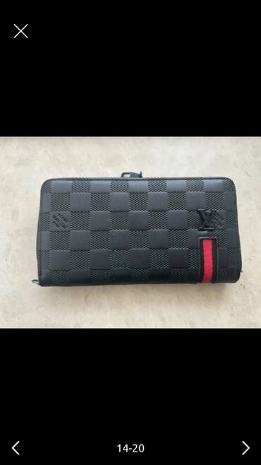 Çantalar: Qadın üçün portmanat və pulqabları satılır.Təzədir.Çeşidlər var.Real — 9