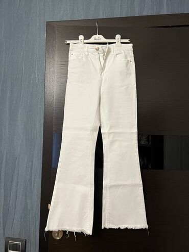 qadınlar üçün ağ cinslər: Cinslər, Stradivarius, XS (EU 34), S (EU 36), rəng - Ağ
