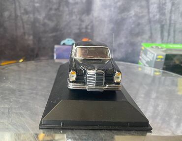 Avtomobil modelləri: Коллекционная модель Mercedes-Benz 220SE W111 black 1959 Vitesse — 10
