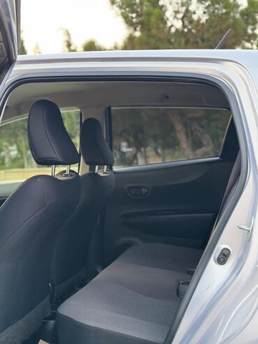 Toyota: Toyota Vitz: 1.3 l | 2012 il Hetçbek — 3