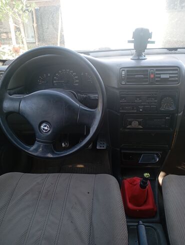 Opel: Opel Vectra: 1.5 л, Механика, Бензин, Седан