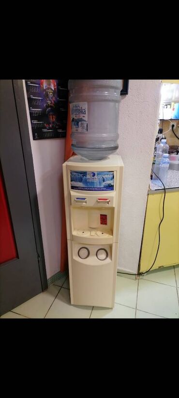 Kuleri za vodu: Aparat za hladjenje i zagrevanje vode veci ispravan bez balona — 7