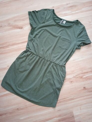zelena plisirana haljina: L (EU 40), bоја - Zelena, Kratkih rukava