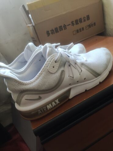 air max новый: Продается ORIGINAL 💯 кроссовки NIKE AIR MAX Из Америки.Очень удобные