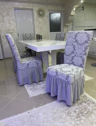 Posteljina: Prekrivači za stolice sa karnerima
6 komada- cena 3400 dinara — 9