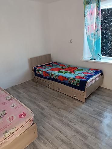 дома киргизия 1: Продаётся одноэтажный жилой дом с большим приусадебным участком. - — 10
