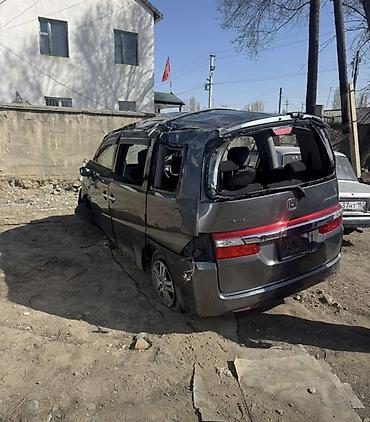 crv 2: Honda Stepwgn (правый руль), серый минивэн, 5-дверный, 7/8 мест — 3