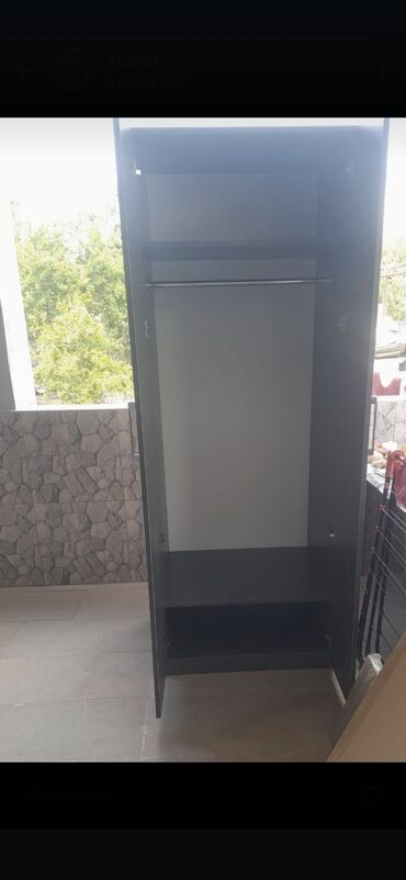 Dolablar: Açılan, 2 qapılı Düz dolab, Dolab-asılqan