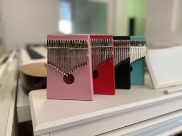 instrumentlər: Kalimbalar Kalimba modellərini mağazaya yaxınlaşaraq ətraflı seçim