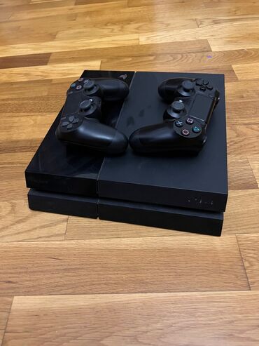 Kompüter, noutbuk və planşetlər: Playstation cox yaxsi veziyyetdedi istenilen oyun gedir vaxt vaxtinda
