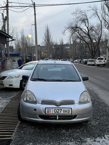 Toyota: Toyota Yaris: 2000 г., 0.1 л, Механика, Бензин, Хэтчбэк