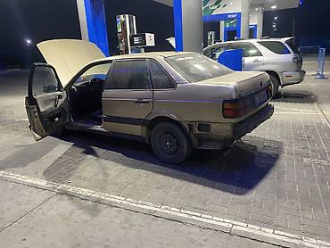 Volkswagen: Volkswagen Passat: 1988 г., 1.8 л, Механика, Газ, Седан — 3