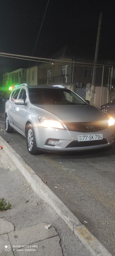 Kia: Kia Cee’d SW (universal) – gümüşü rəng Dövlət nömrə nişanı: 77-SK-794 — 3
