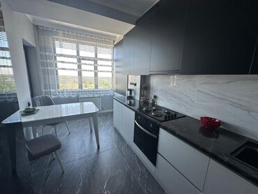 квартира 2 комнатная продаю: 2 комнаты, 81 м², Элитка, 8 этаж, Дизайнерский ремонт