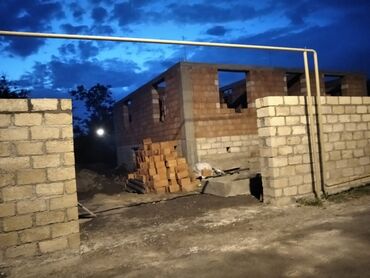 zaqatala qaqarin satilan evler: 3 otaqlı, 102 kv. m