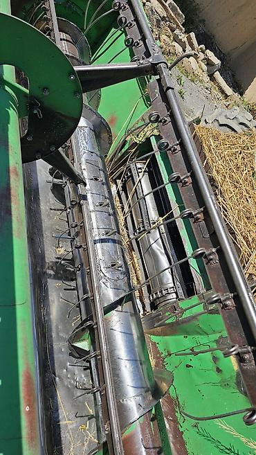 Зерноуборочный комбайн Ростсельмаш «Нива» (надпись на борту — 4