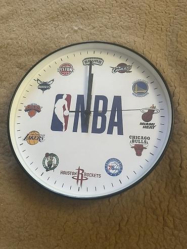 бу чехол: Настенные часы NBA с логотипом лиги и эмблемами команд по кругу — 1