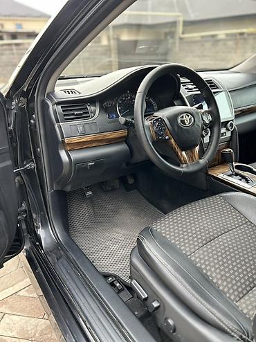срочно продаю тойота: Toyota Camry: 2014 г., 2.5 л, Автомат, Бензин, Седан — 7