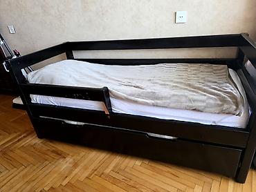 dosekceler: 2li carpayi. Uzerinde matraslar da verilir. Fistiq agacindan — 1