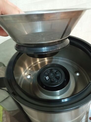 Другая бытовая техника: Продается соковыжималка потому что нам подарили новую. Состояние — 2