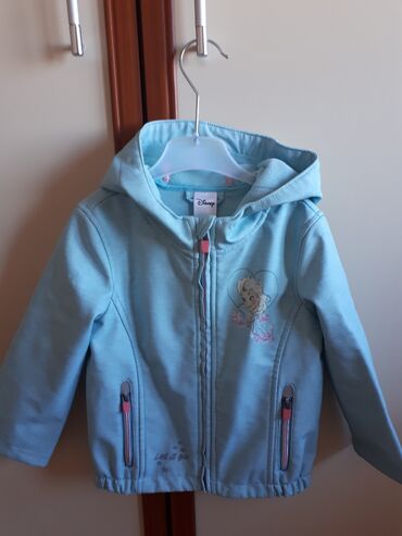 c a decija garderoba: C&A prolecna jakna za devojcice velicina 98. Za kisu i vetar, sa