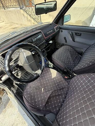 салон гольф 4: Volkswagen Golf: 1991 г., 1.6 л, Механика, Бензин, Хэтчбэк — 5