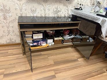 mebel aparatı: İşlənmiş, Düz TV altlığı, Polkasız, Şüşəli — 5