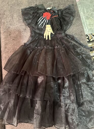 платья на 4 года: Детское платье, цвет - Черный, Б/у