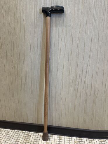 Ходунки, костыли, трости, роллаторы: Трость деревянная высота 84 см, пластиковая ручка. Самовывоз район