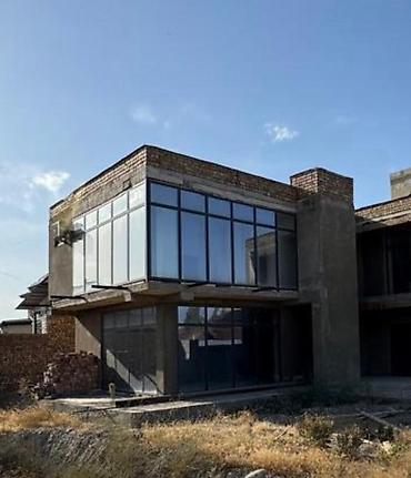 Готовые алюминиевые окна: Готовое алюминиевое окно, Тип окна: Витражные, Декоративные особенности: Фрамуга, Б/у, Без установки, Без рассрочки — 10