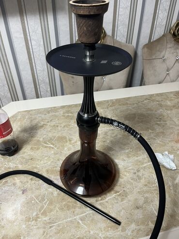 Qəlyan, vayp və aksesuarları: Tünd qəhvəyi rəngli Alfa Hookah markalı qəlyan. X Reverse yazısı ilə