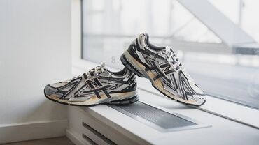 винтажные вещи: Кроссовки, 42, New Balance, Новый, цвет - Серый, Самовывоз