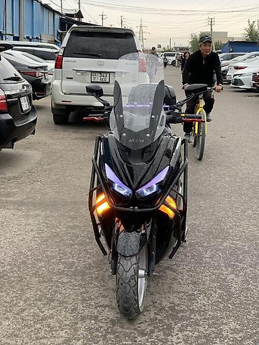 боббер мотоцикл: Скутер Yamaha (черный), тюнингованный Описание: - Кузов в стиле — 9