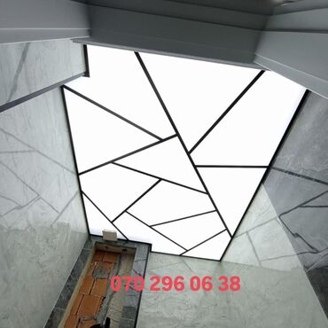 Taxta-şalban: LED işıqlı gərmə tavan – modern geometrik dizayn - Parlaq, bərabər