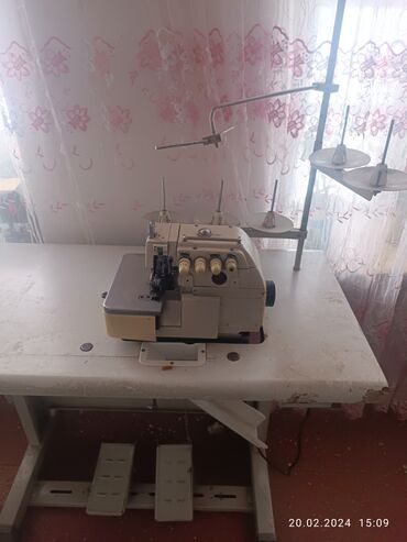Швейные машины: Швейная машина Typical, Оверлок, Автомат
