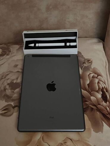 Kompüter ehtiyyat hissələri: İşlənmiş Apple iPad 8 (2020), 10,2", < 64 GB, Pulsuz çatdırılma, Ödənişli çatdırılma