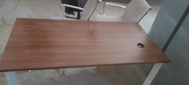 Ofis/iş masası - Material: ağ metal karkas, taxta görünümlü masaüstü