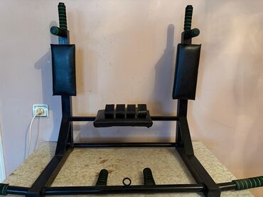 Turniklər və bruslar: Universal turnik–parallel qollar–qarn pressi üçün divar trenajoru — 8