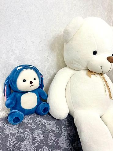 плюшевые мишки оптом: Продаю двух белых плюшевых мишек 🧸 ✅ Большой мишка — 180 см. ✅ — 7