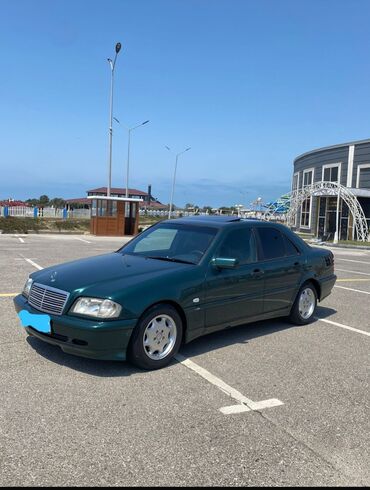 Boşqablar: Mercedes-Benz 220: 2.2 l | 1999 il Hetçbek