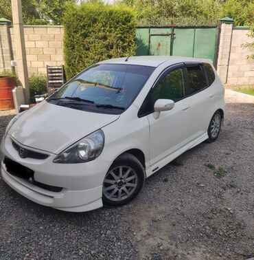 машина алу: Honda Fit: 2003 г., 1.3 л, Вариатор, Бензин, Хетчбек