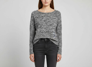 Swetry: Sweter damski, rozmiar M