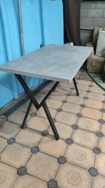 столик для кормления из дерево: Ашкана үчүн үстөл, Жаңы, Тик бурчтуу, Бүктөлбөгөн